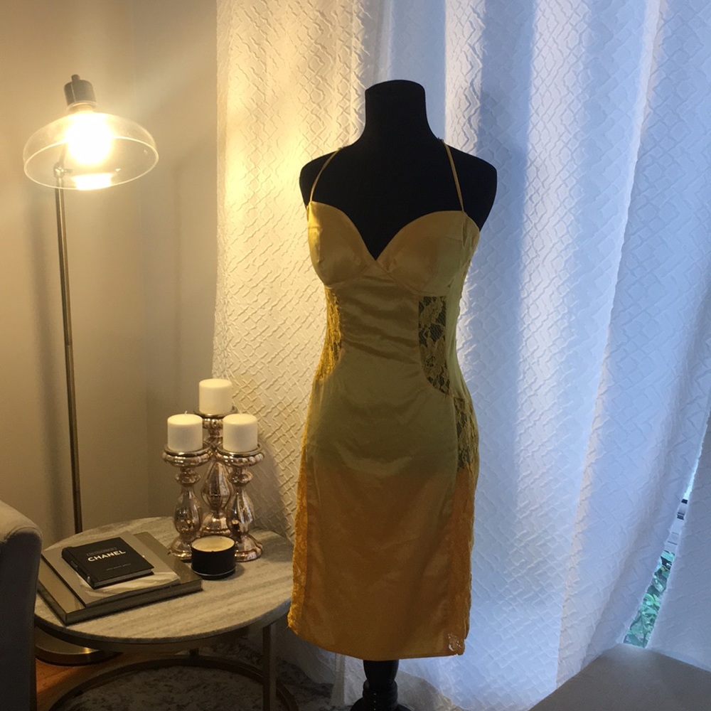 Cute Silk Dress 🥰 with lace details